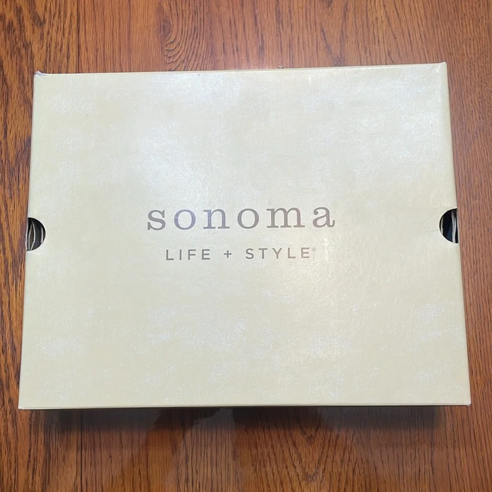 Sonoma Life+Style Sandals Size 9.5 Color&style: Snulitan